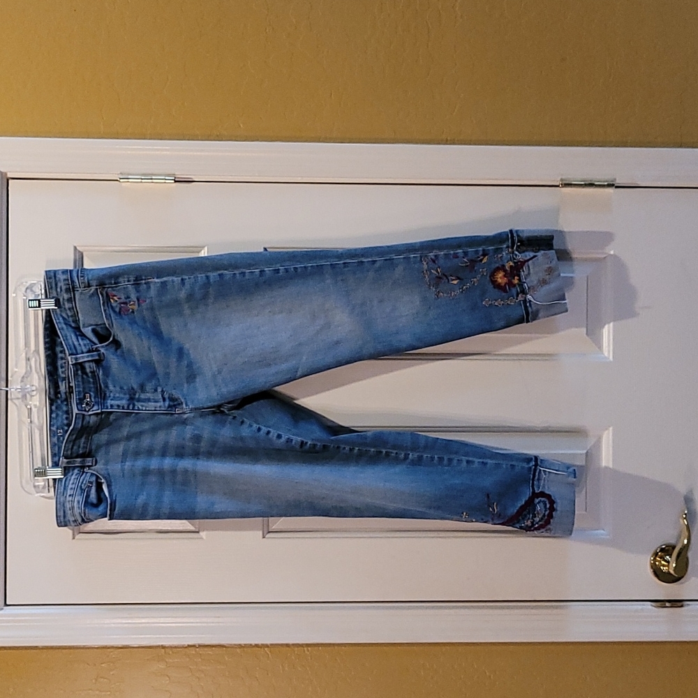 Light Blue Distressed Women's Crop Jeans